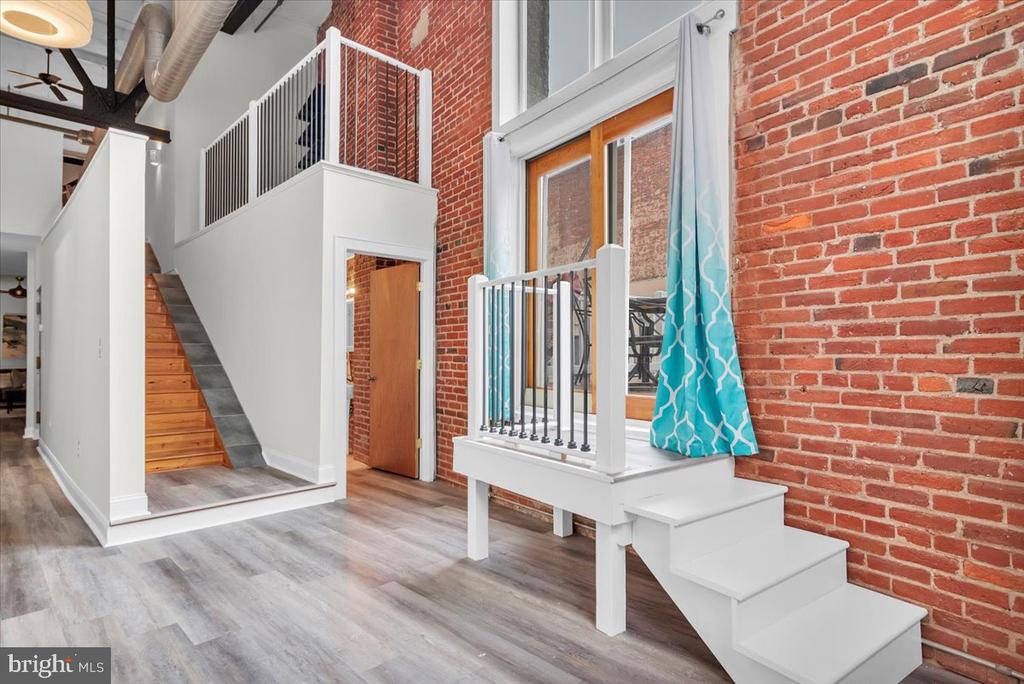 810 N HANCOCK STREET 7
