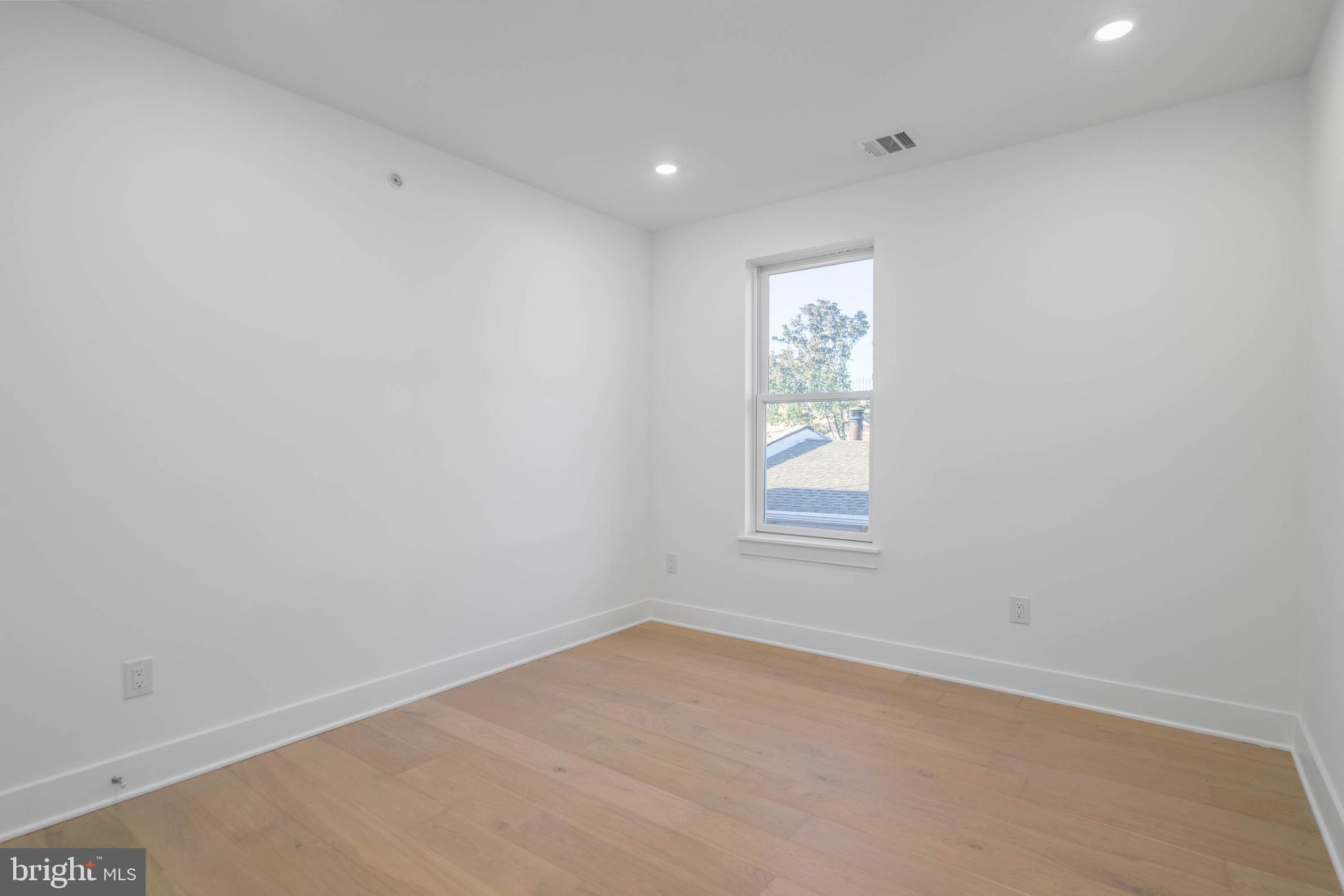 825 BAINBRIDGE STREET 404
