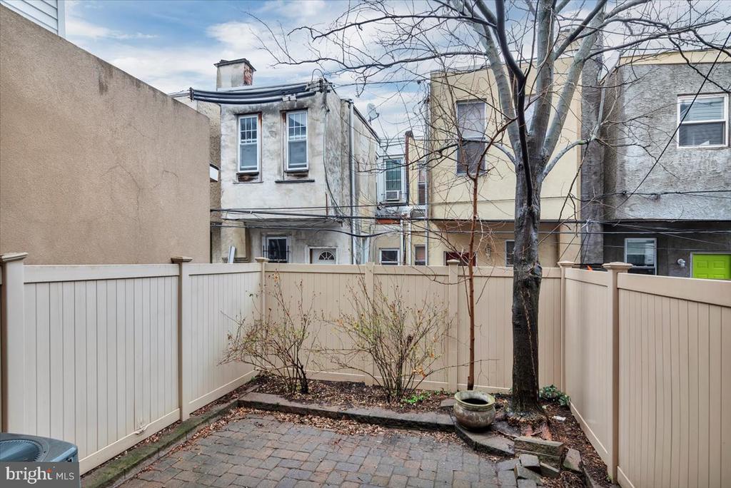 1643 S 5TH STREET