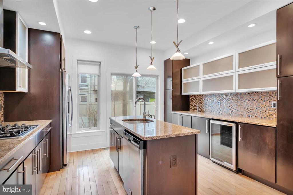 1643 S 5TH STREET