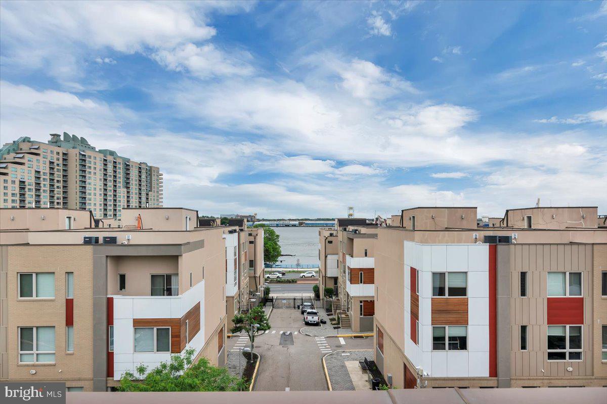 740 S COLUMBUS BOULEVARD 15