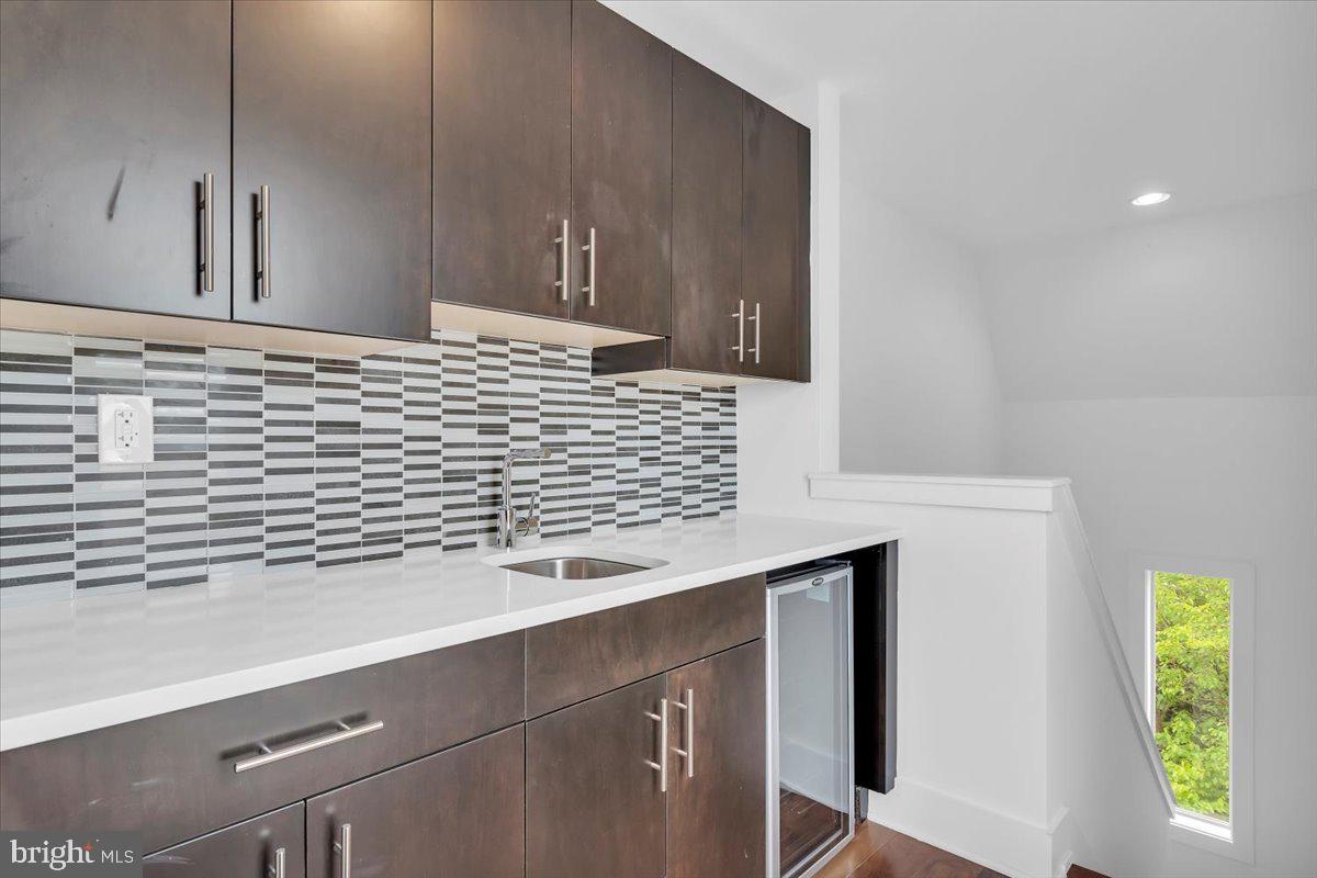 740 S COLUMBUS BOULEVARD 15