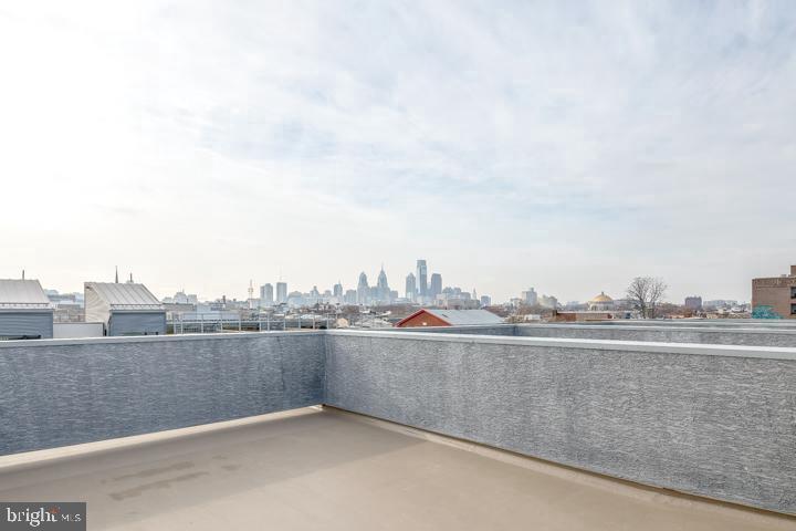 1102 N AMERICAN STREET 22 5