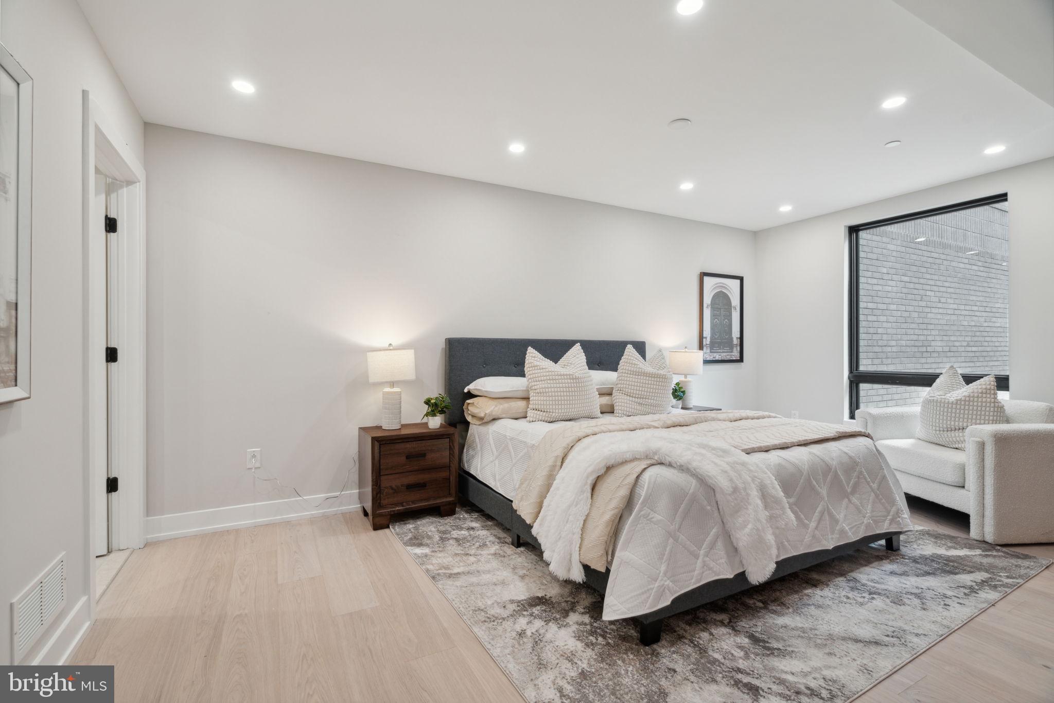 160 N 2ND STREET 64 202