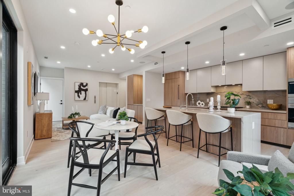 160 N 2ND STREET 64 202