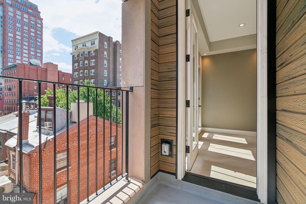 342 S HICKS STREET