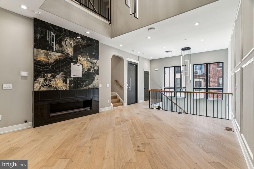 342 S HICKS STREET