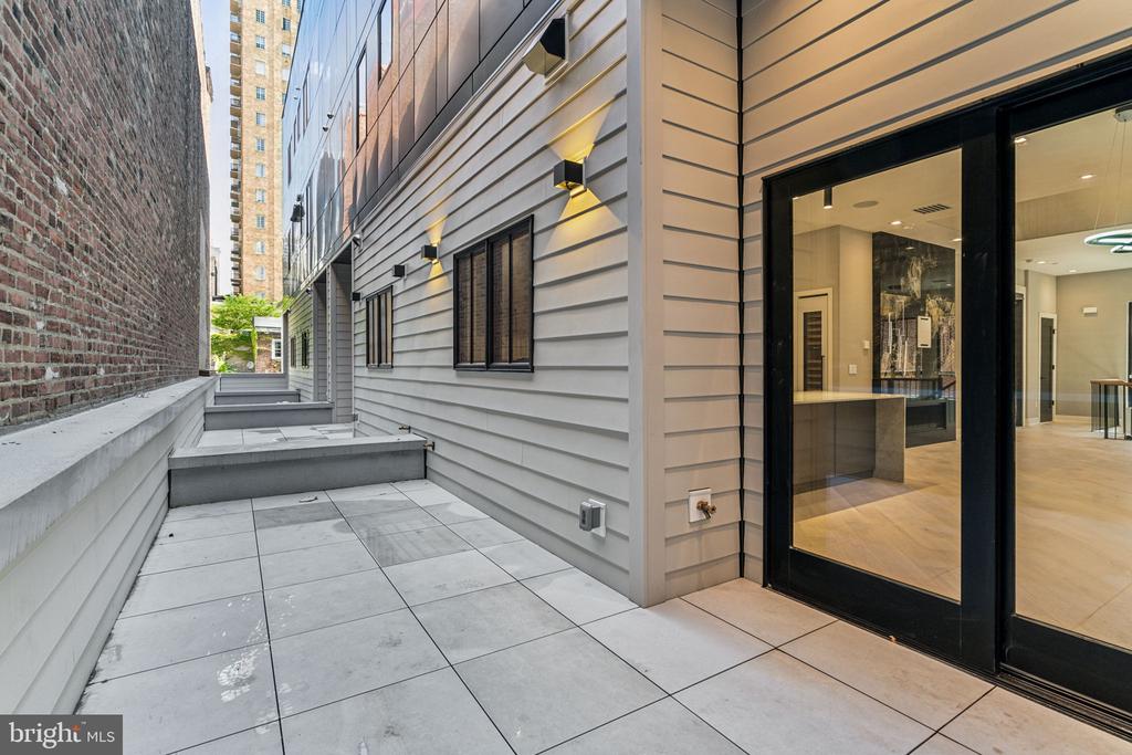342 S HICKS STREET