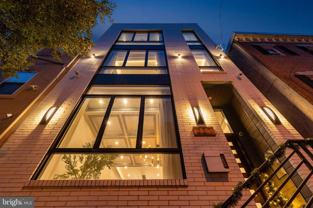 227 E ALLEN STREET