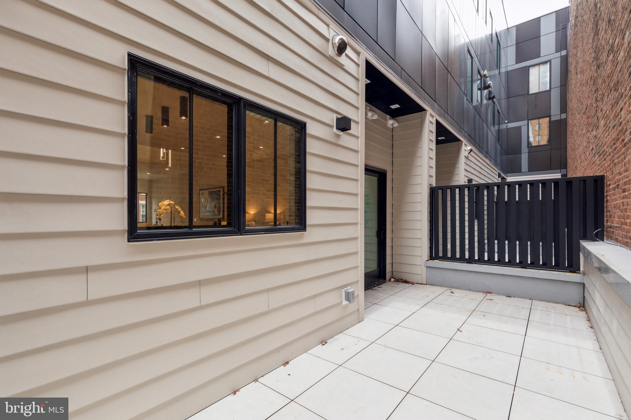 338 S HICKS STREET