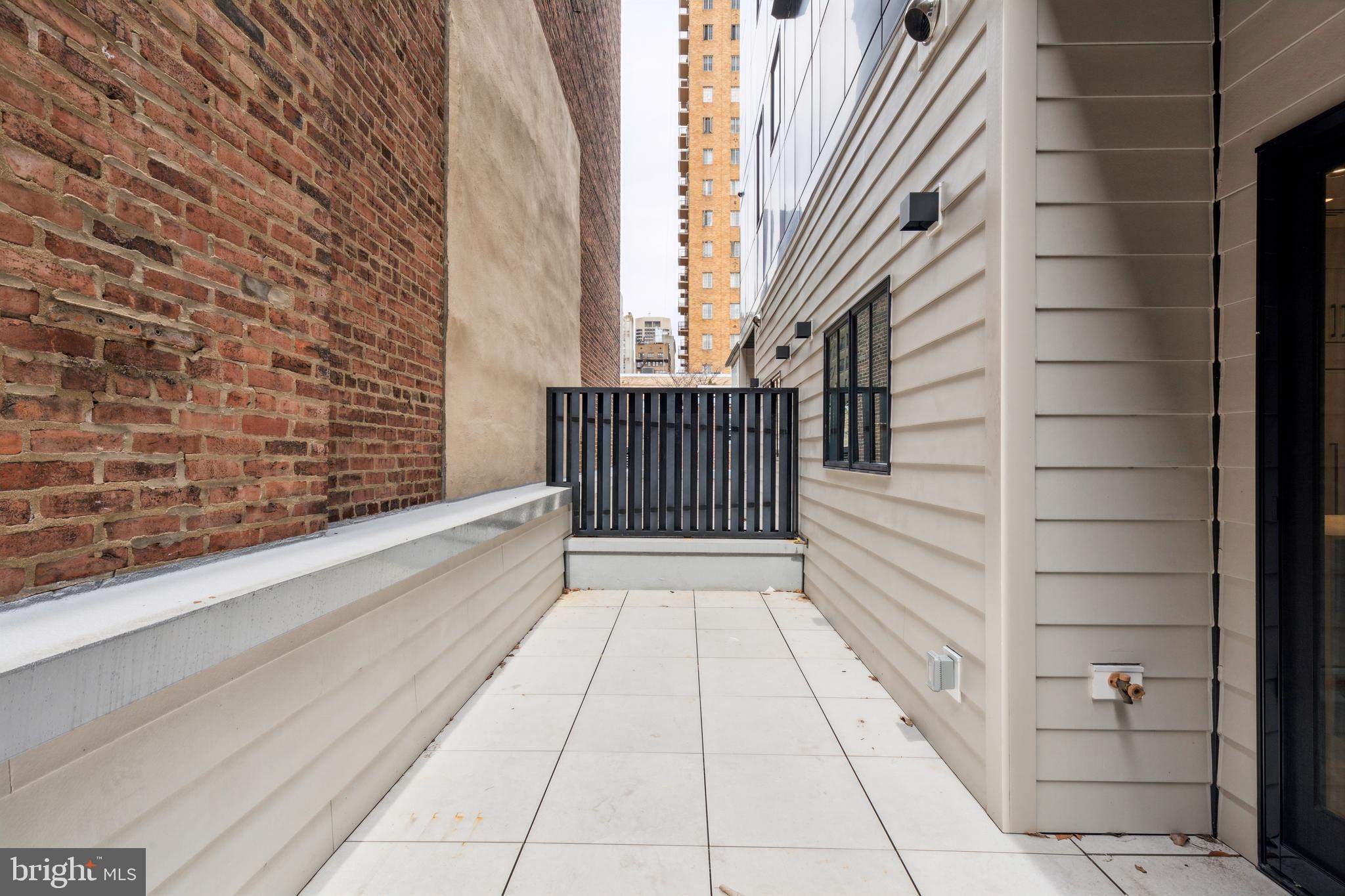 338 S HICKS STREET