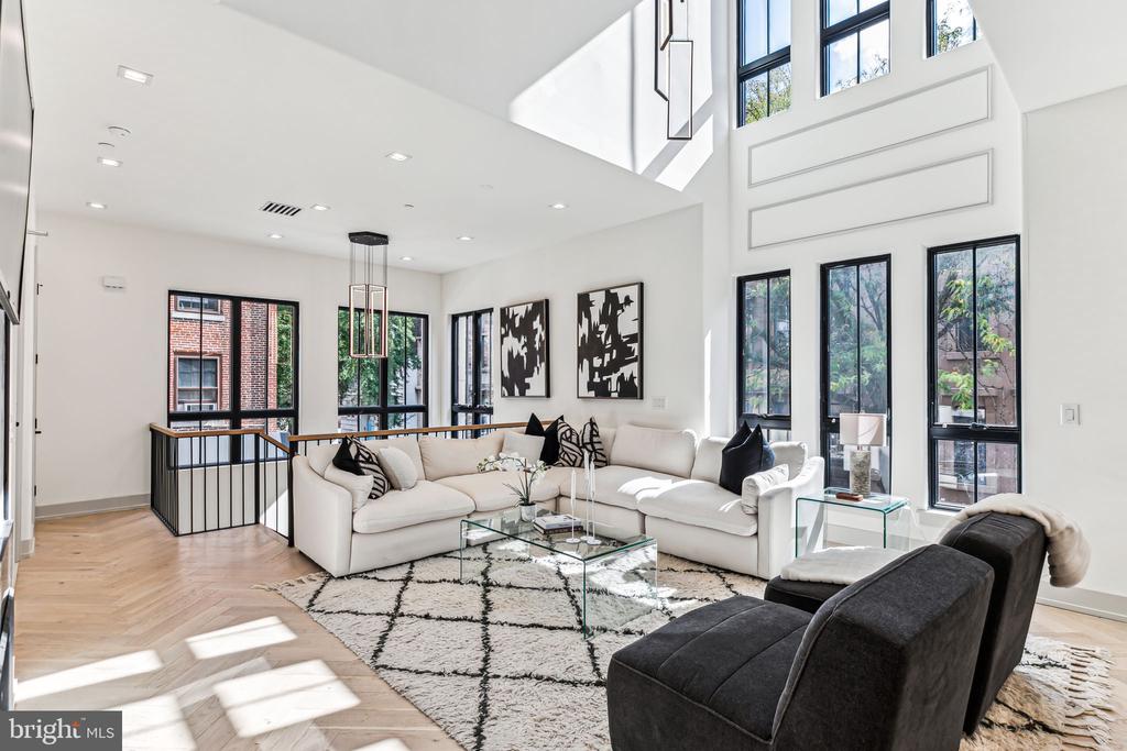 344 S HICKS STREET