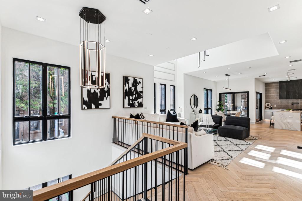 344 S HICKS STREET