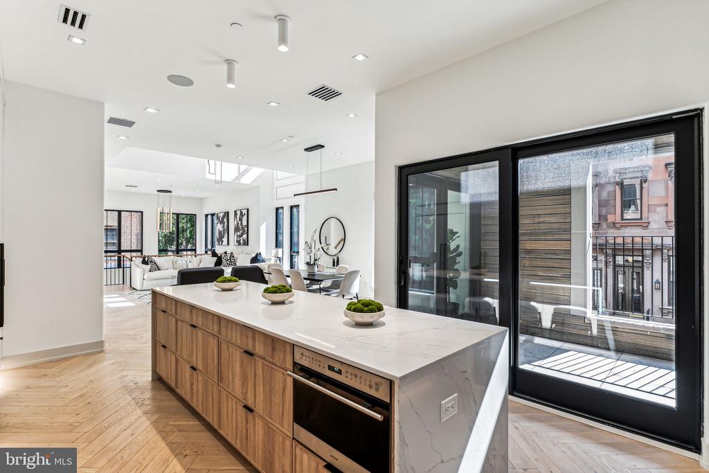 344 S HICKS STREET