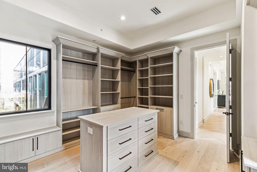 344 S HICKS STREET