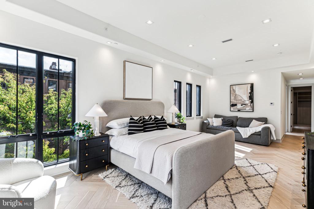 344 S HICKS STREET