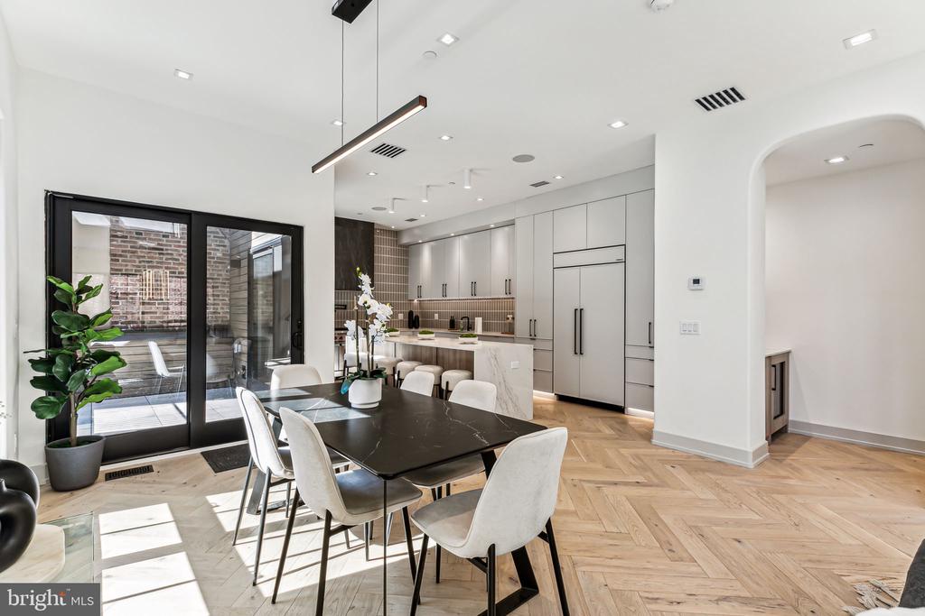 344 S HICKS STREET