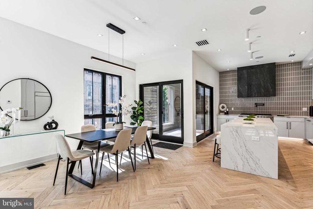 344 S HICKS STREET