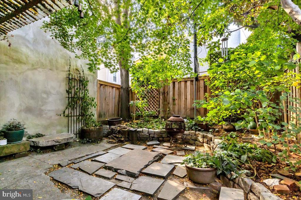 966 N 5TH STREET