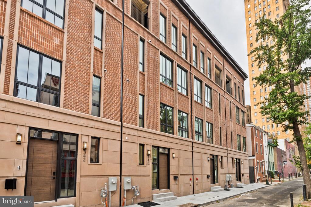 336 S HICKS STREET