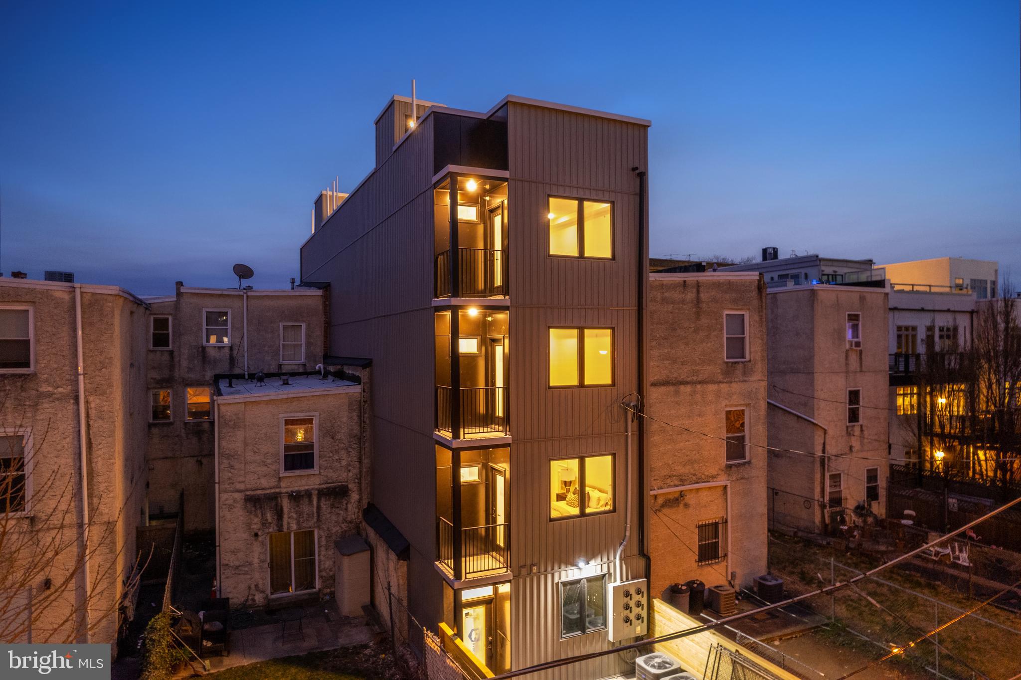 1623 CHRISTIAN STREET 3