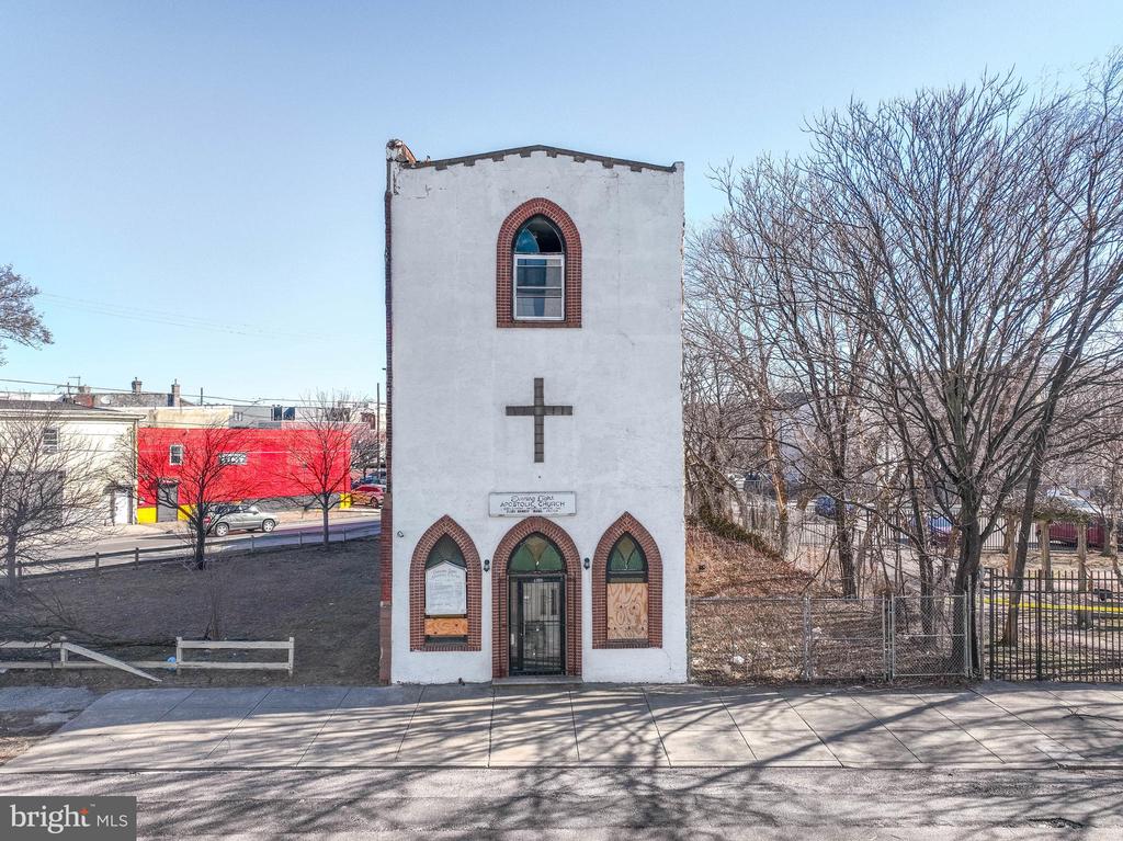 2255 GERMANTOWN AVENUE