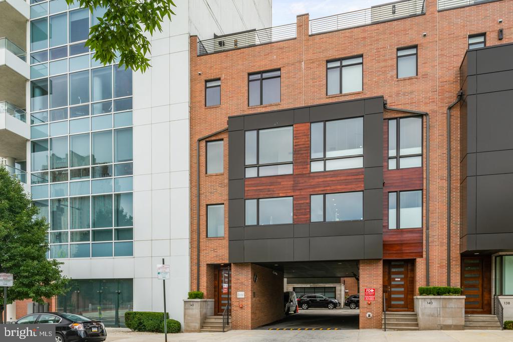 142 S FRONT STREET