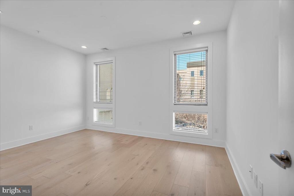 740 S COLUMBUS BOULEVARD 55