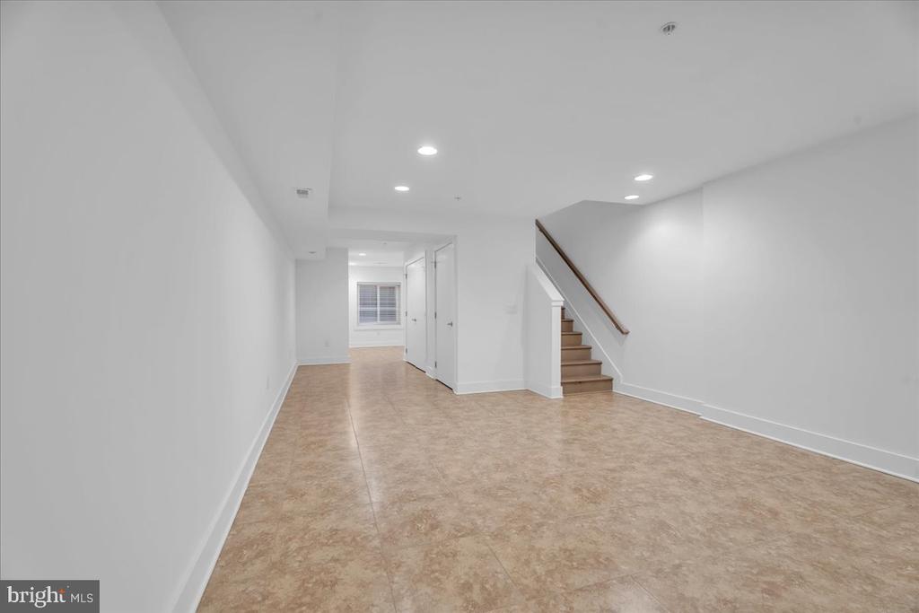 740 S COLUMBUS BOULEVARD 55