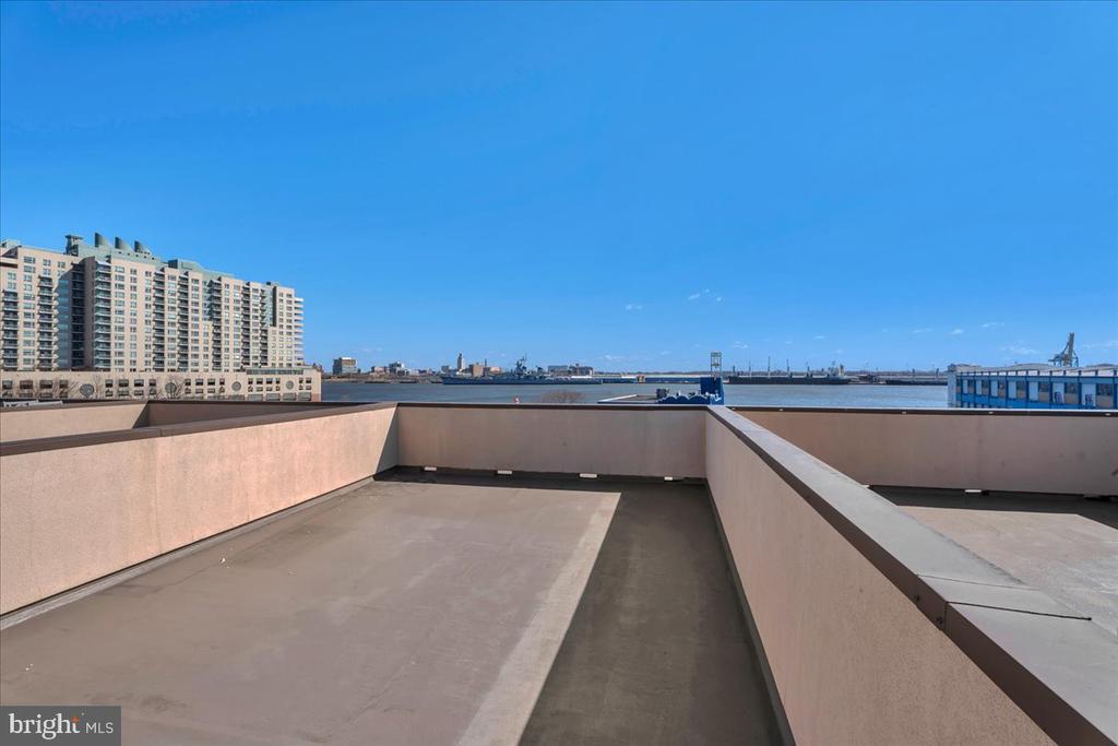 740 S COLUMBUS BOULEVARD 55