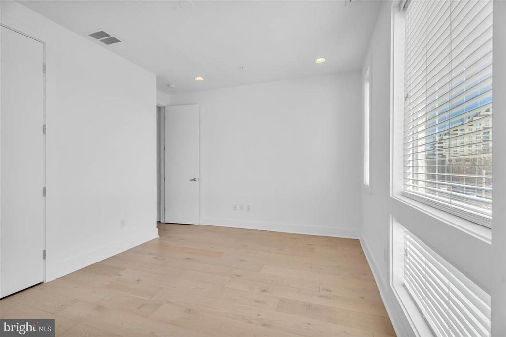 740 S COLUMBUS BOULEVARD 55