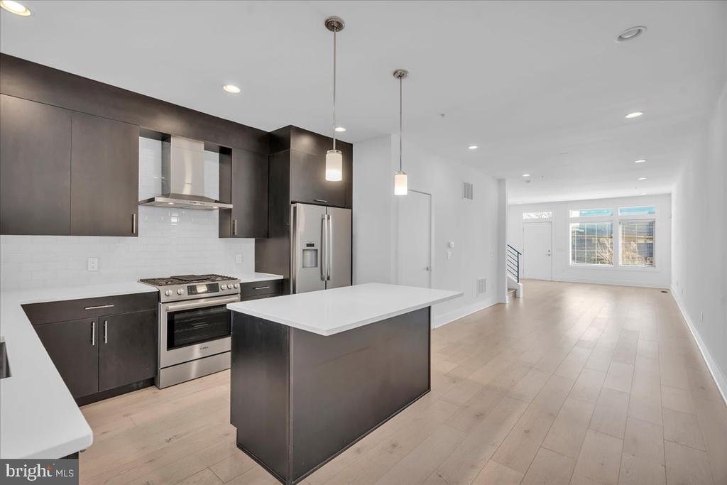 740 S COLUMBUS BOULEVARD 55