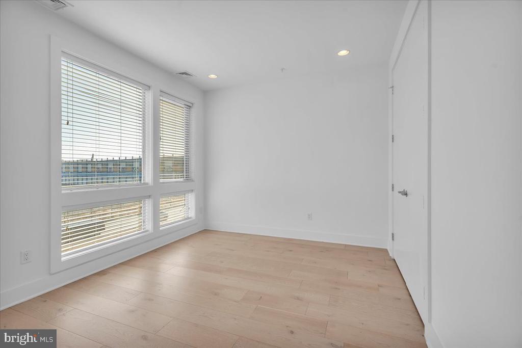 740 S COLUMBUS BOULEVARD 55