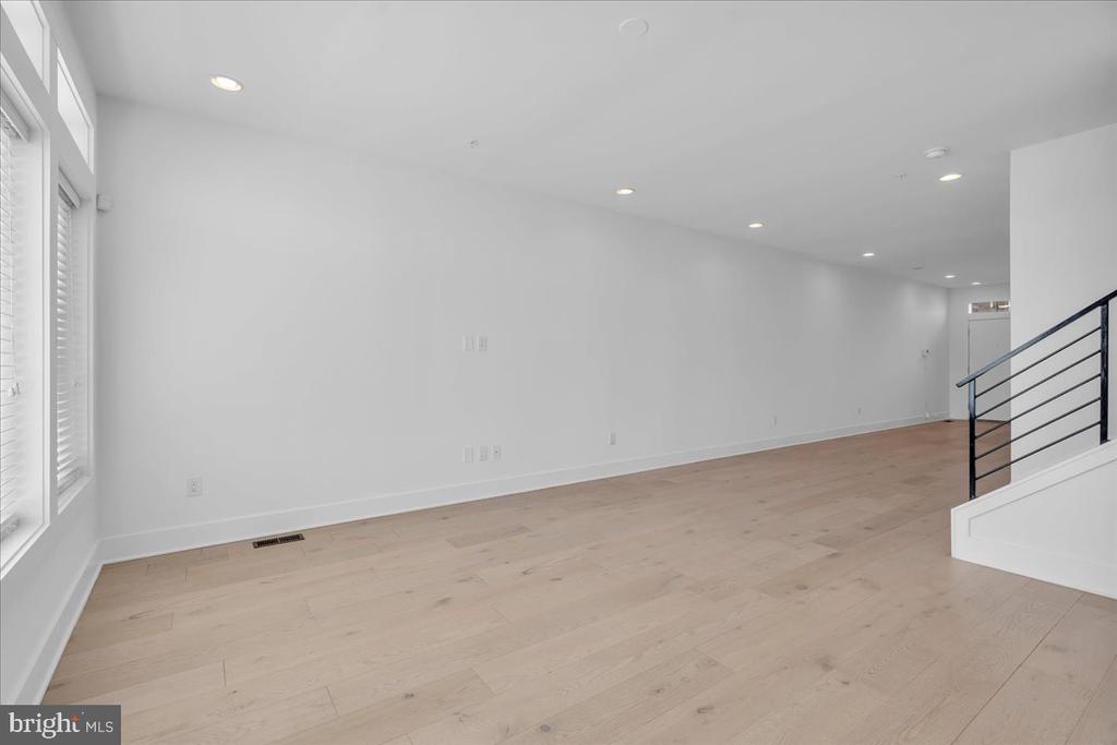 740 S COLUMBUS BOULEVARD 55