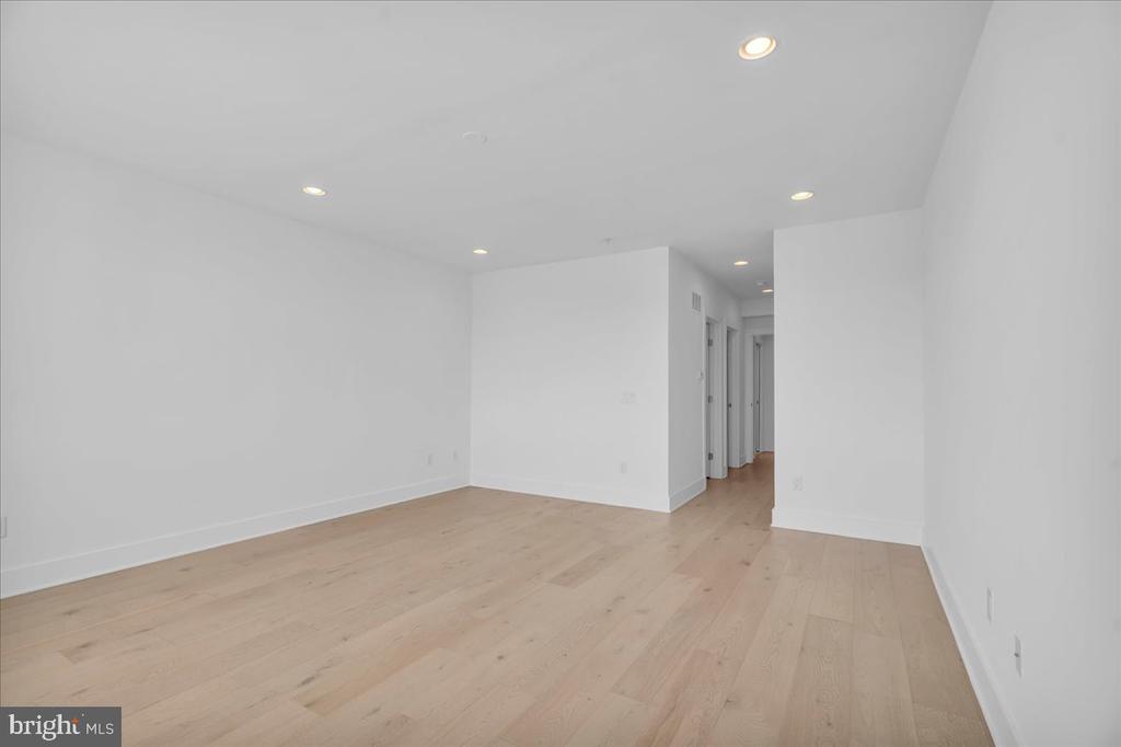 740 S COLUMBUS BOULEVARD 55