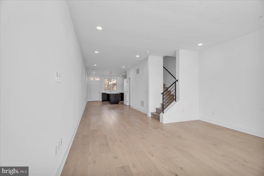 740 S COLUMBUS BOULEVARD 55
