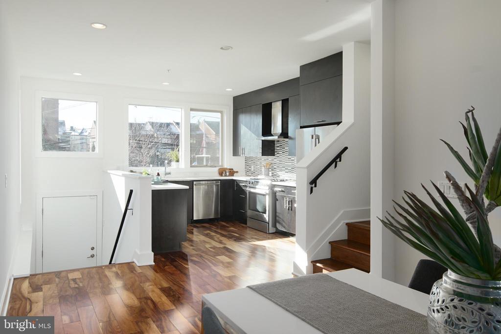 740 S COLUMBUS BOULEVARD 48