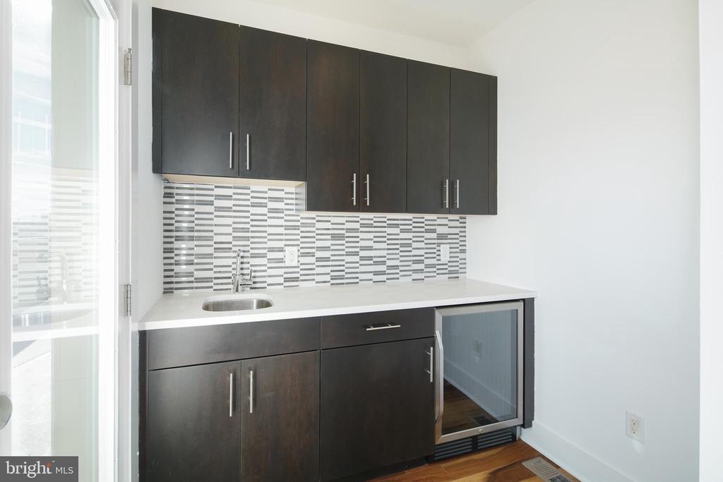 740 S COLUMBUS BOULEVARD 48