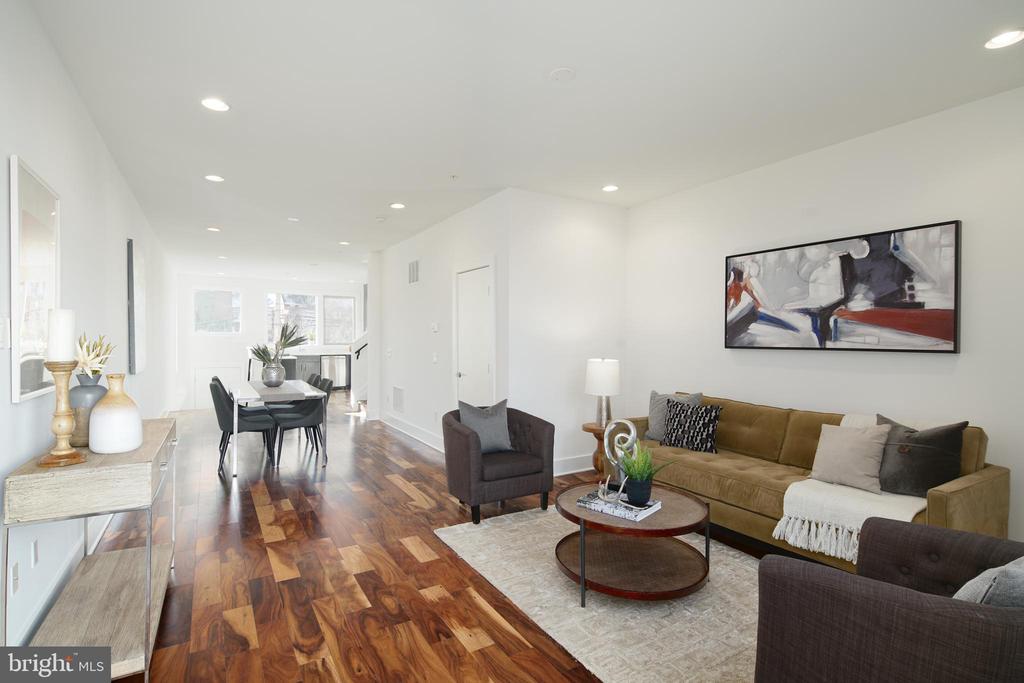740 S COLUMBUS BOULEVARD 48