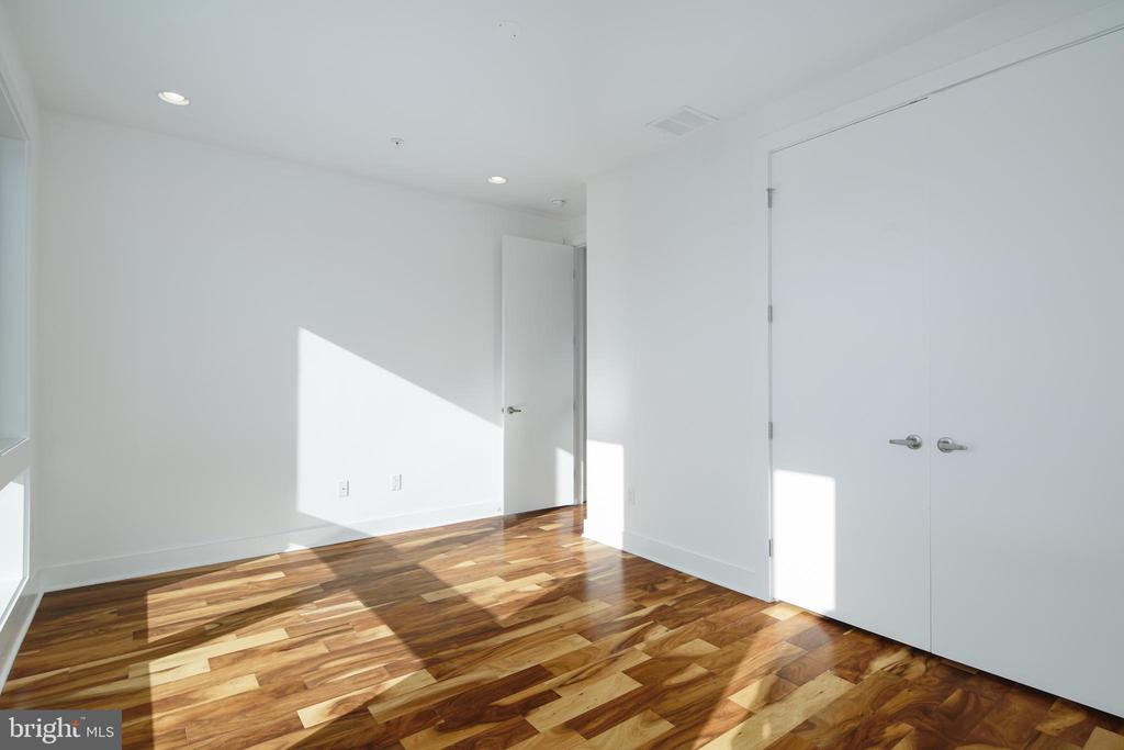 740 S COLUMBUS BOULEVARD 48