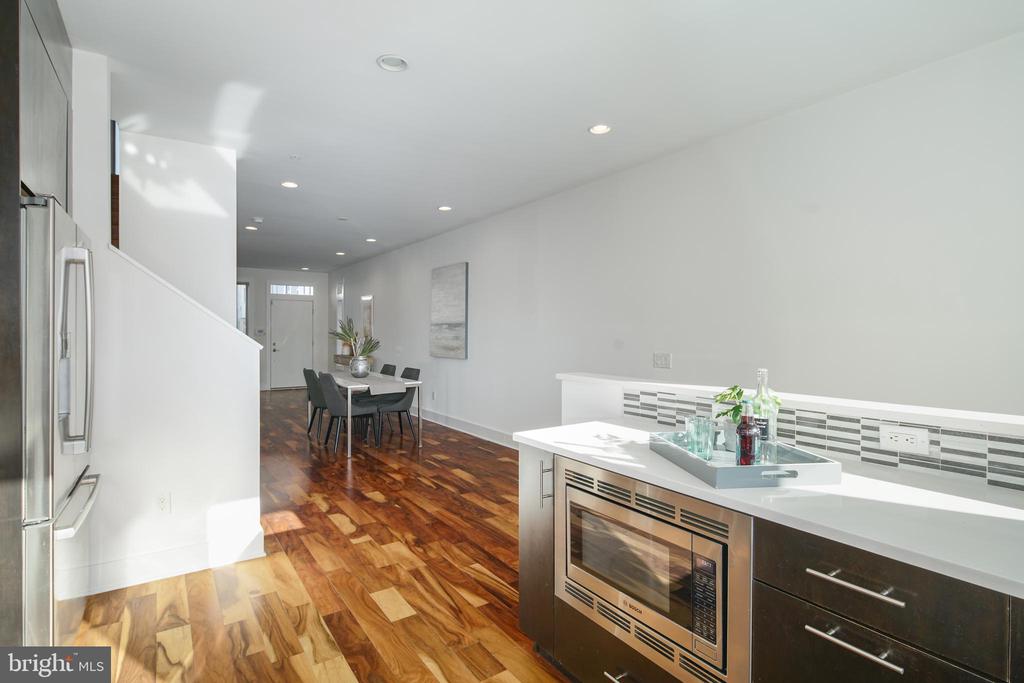 740 S COLUMBUS BOULEVARD 48