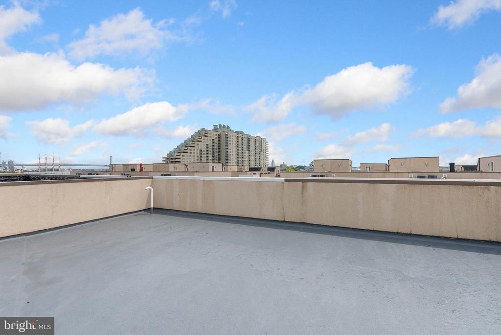 740 S COLUMBUS BOULEVARD 13