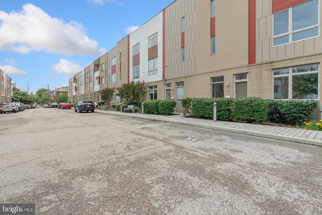 740 S COLUMBUS BOULEVARD 13