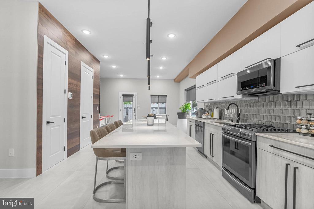 139 W JEFFERSON STREET