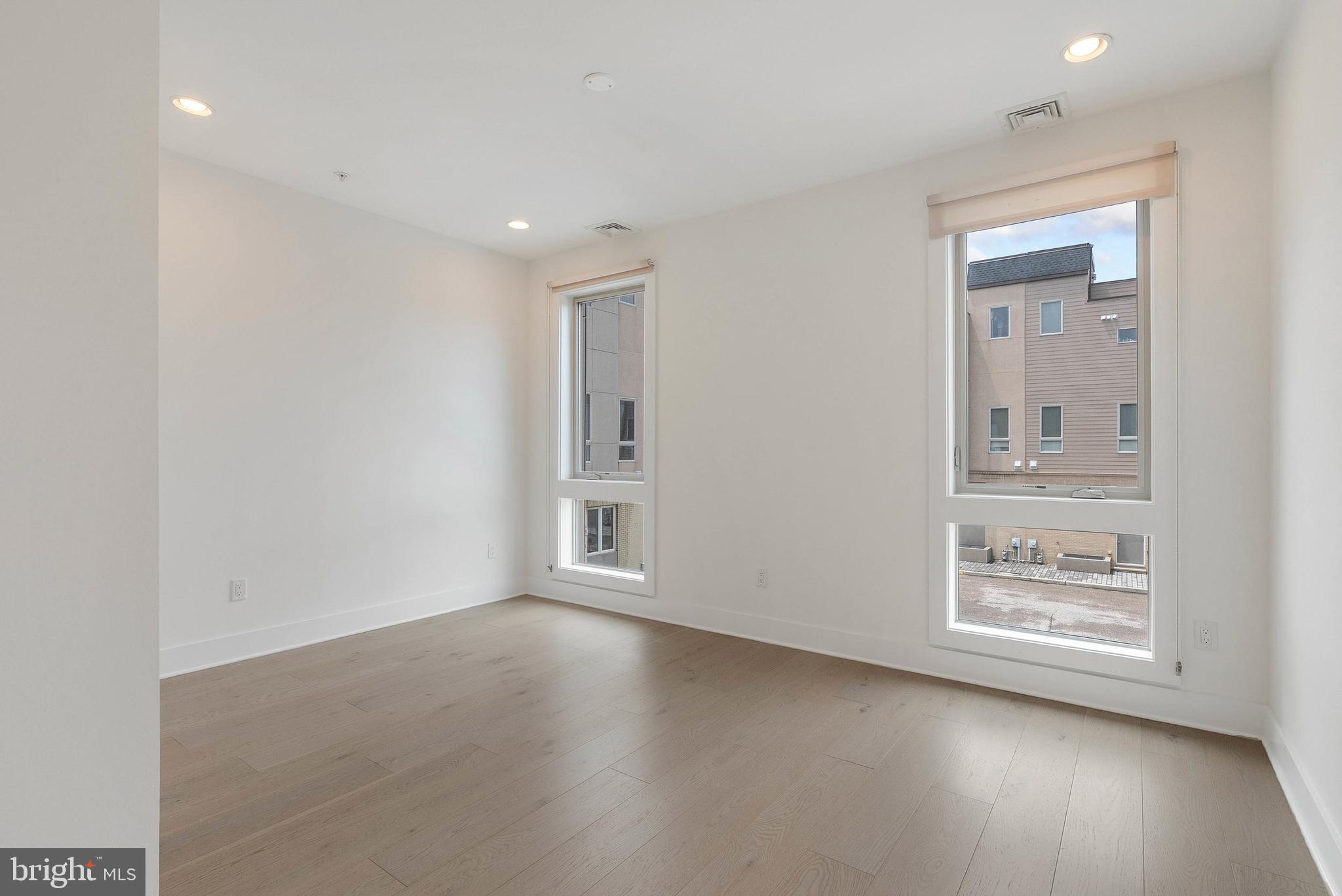 740 S COLUMBUS BOULEVARD 62