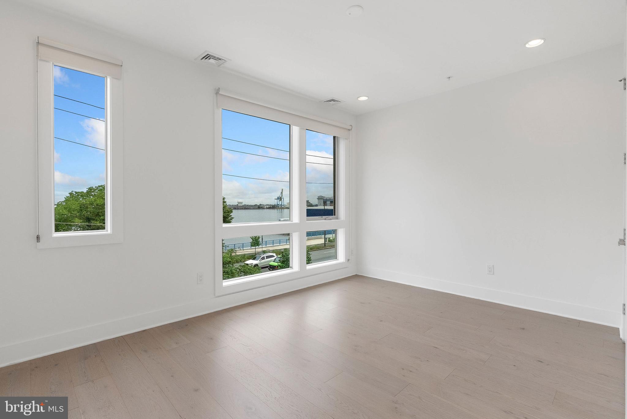 740 S COLUMBUS BOULEVARD 62