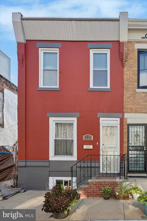 1525 S TAYLOR STREET