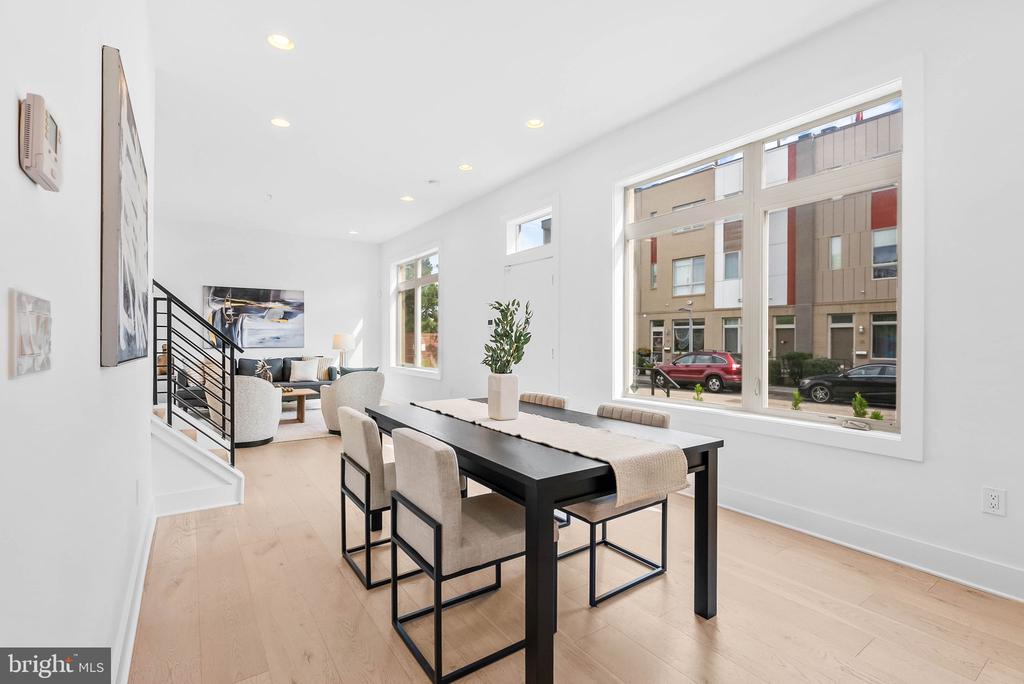 740 S COLUMBUS BOULEVARD 16