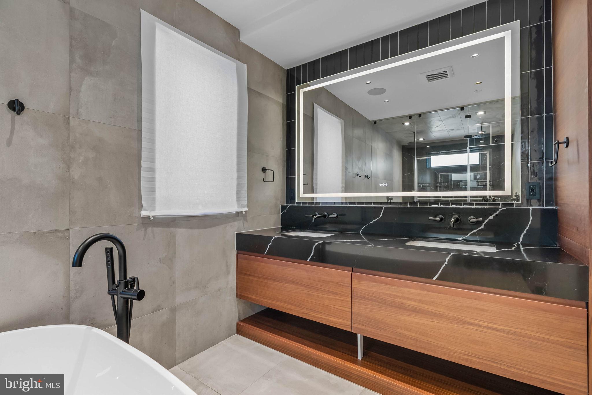 110 S BONSALL STREET