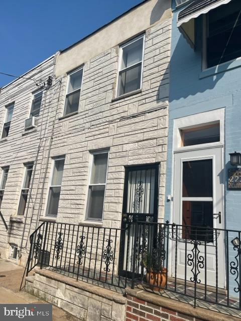 2235 S CLARION STREET